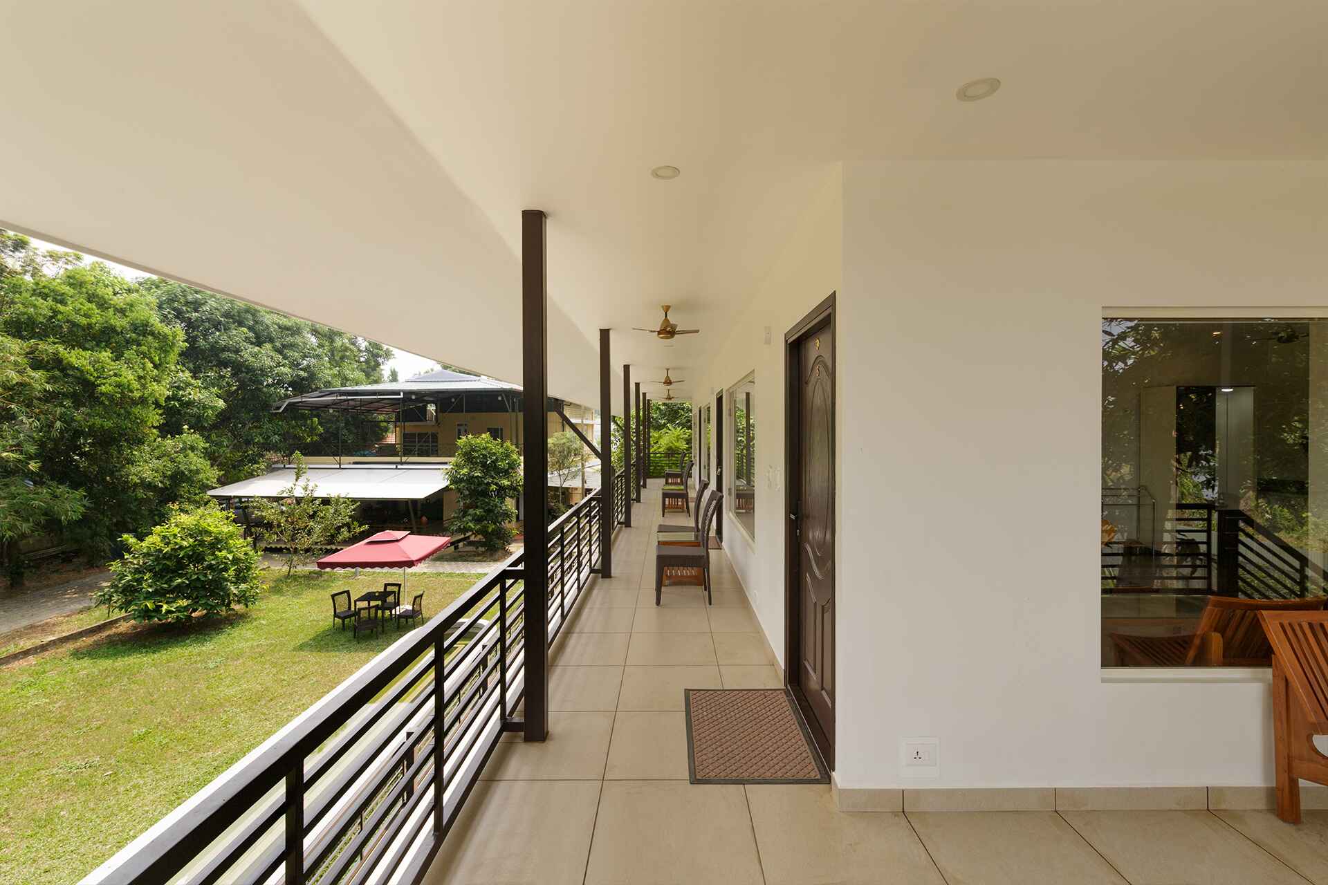 lhasaresortroomsopendeck 21744877170.jpg