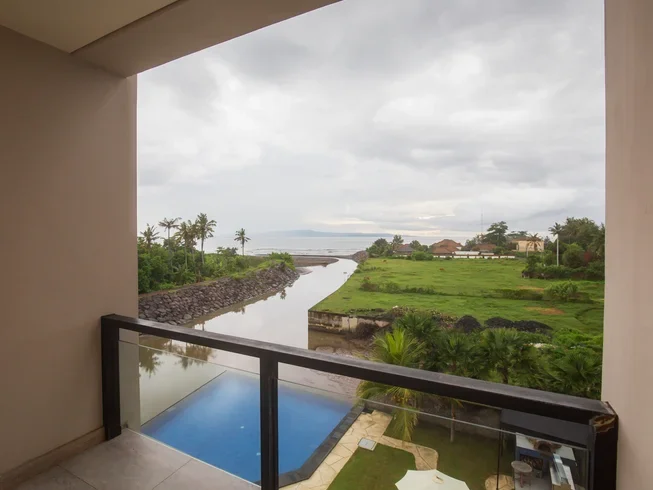 30 Day 300-Hour Ashtanga Vinyasa Hatha Yin Ayurveda Yoga Teacher Training with Seaview in Bali by Yogmantra Bali14.webp