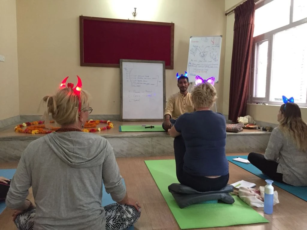 50 Hrs Yoga Teacher Training Course in Rishikesh By Sharada Yoga Peeth1.webp