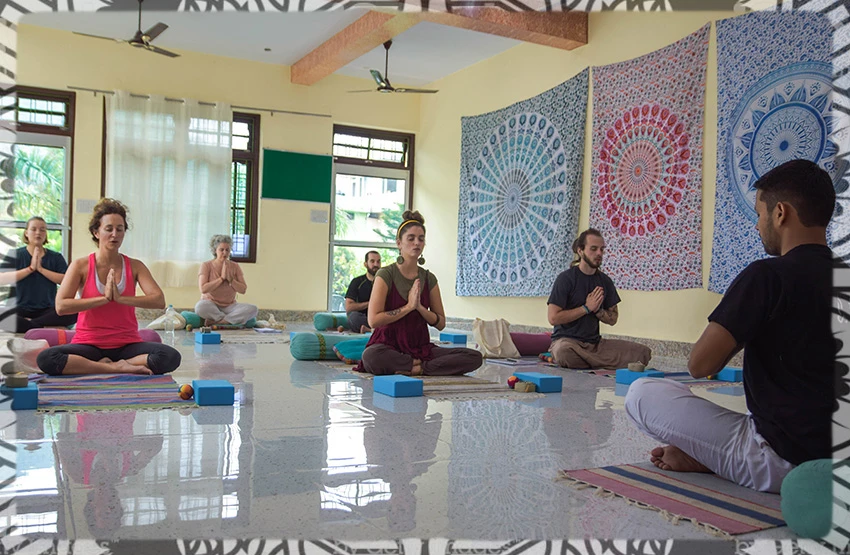 50-hour-yoga-ttc.webp