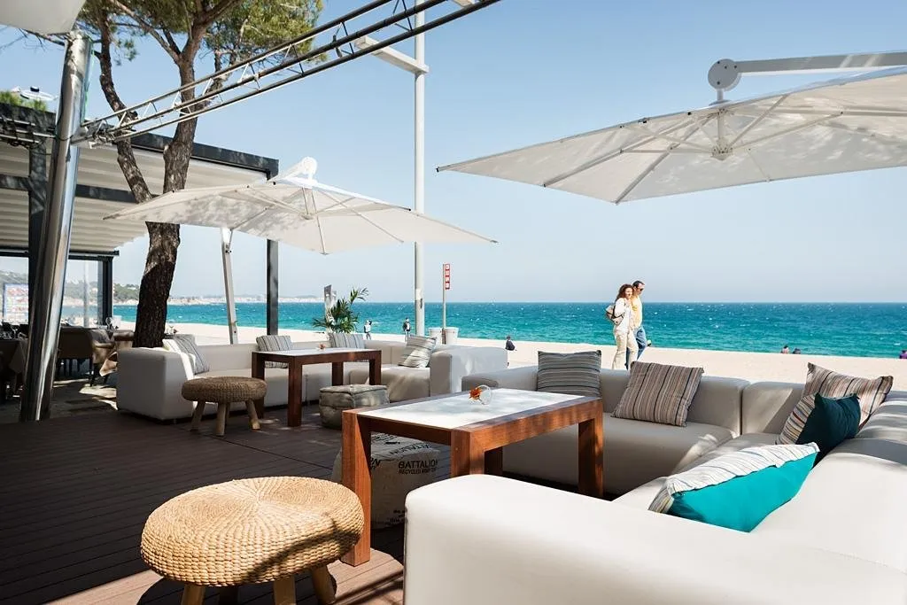 aparthotel ciutat de palol 51747310090.webp