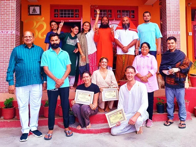om yoga ashram 461754484865.webp