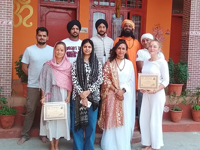 om yoga ashram 481754485649.webp