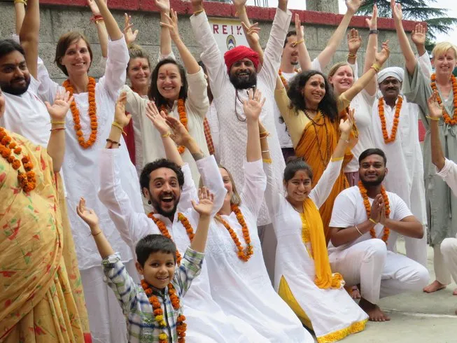 om yoga ashram 561754485657.webp