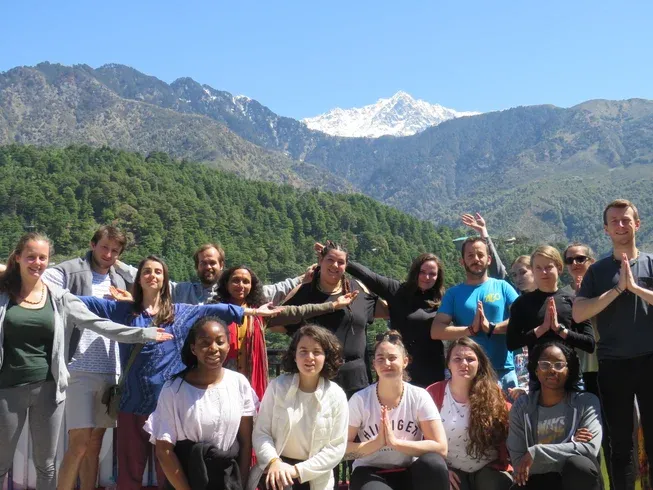 om yoga ashram 601754485659.webp