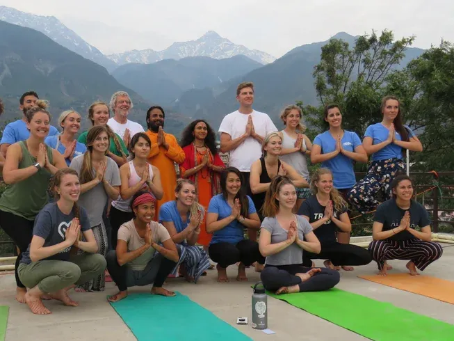 om yoga ashram 651754485664.webp